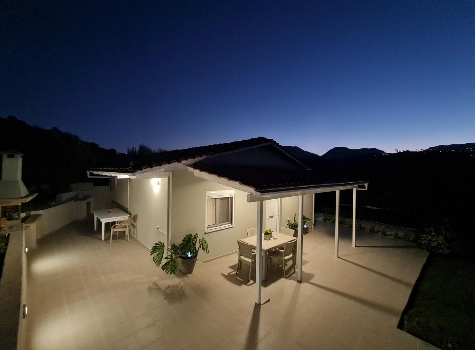 Ornament: Infinite Nature Villa Dhafnes Luaran gambar