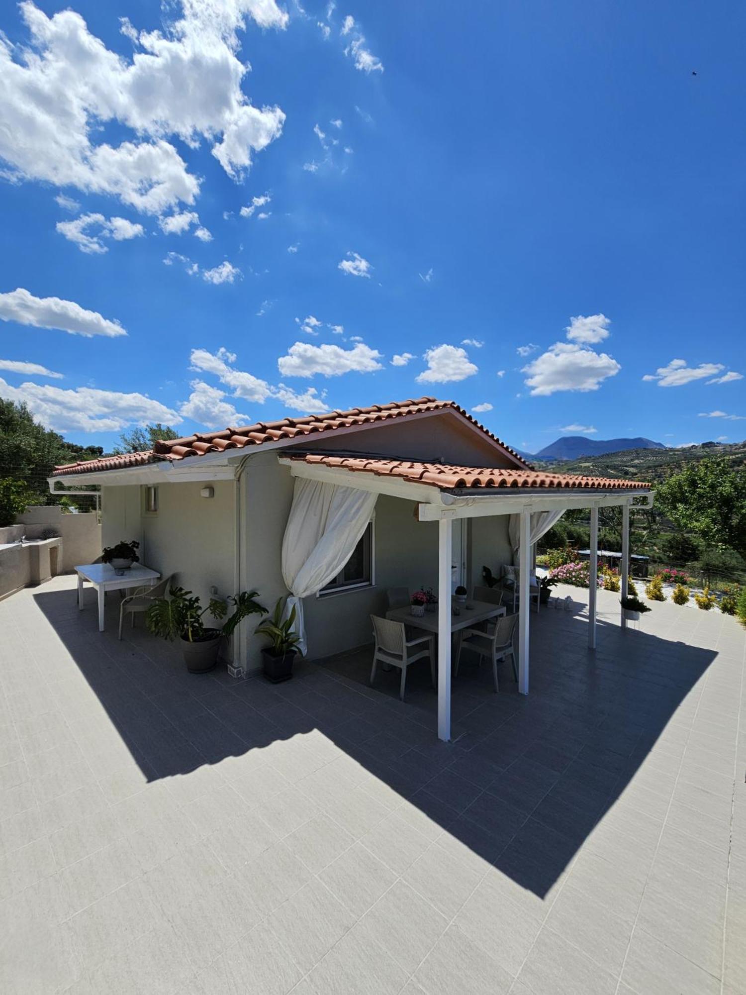 Ornament: Infinite Nature Villa Dhafnes Luaran gambar